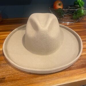 GIGIPIP - The Cara Loren Pencil Brim Hat